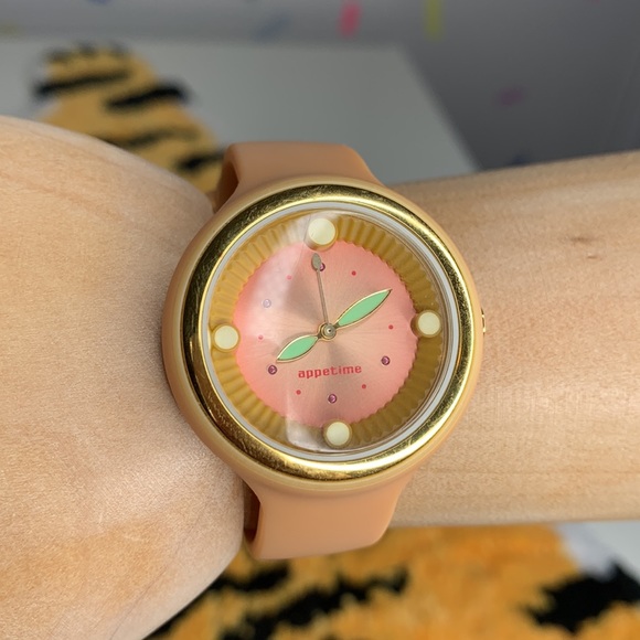 APPETIME - watch peach color with gold accents - Picture 1 of 10